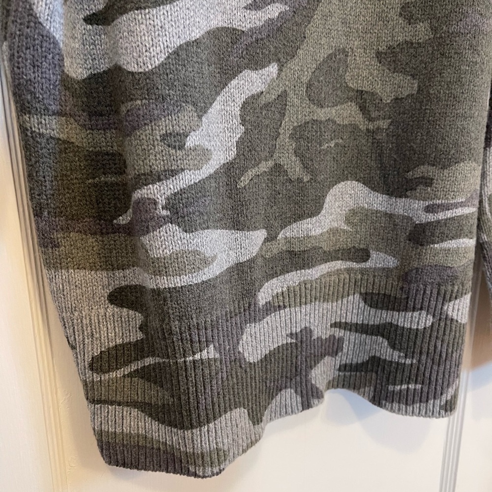 Rails NWT Juno Sweater Size Small | Camo Print - Picture 8 of 10